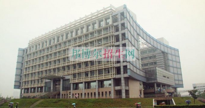 安徽財經(jīng)大學招生辦聯(lián)系電話