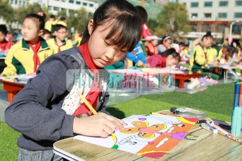 成都初中生讀小學教育怎么樣