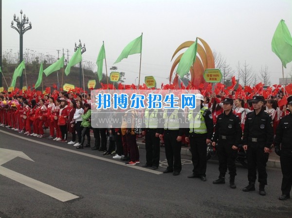 四川省宜賓市南溪區(qū)職業(yè)高級中學(xué)校學(xué)前教育齊拉練，共踏春風(fēng)迎春景