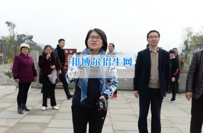 川南幼兒師范高等專科學(xué)校舉行慶祝國(guó)際勞動(dòng)?jì)D女節(jié)活動(dòng)