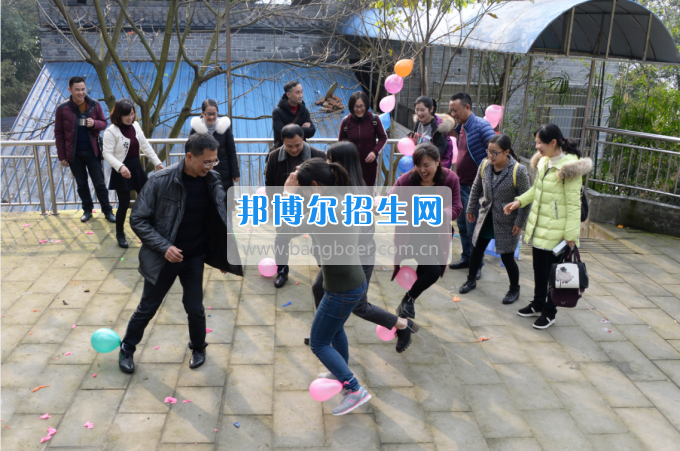 川南幼兒師范高等?？茖W(xué)校舉行慶祝國(guó)際勞動(dòng)?jì)D女節(jié)活動(dòng)