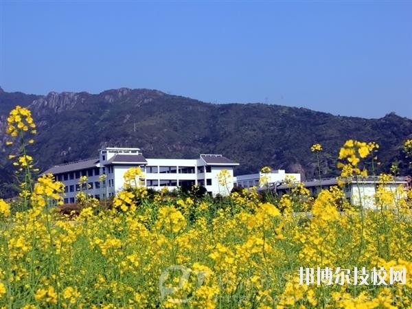 樂清市雁蕩山旅游學(xué)校2020年報(bào)名條件、招生要求、招生對(duì)象