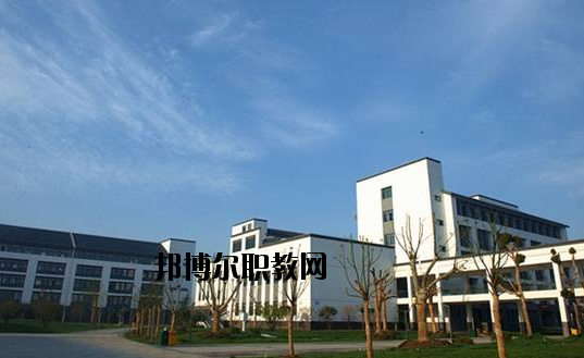 蘇州吳中技工學校2020年報名條件、招生要求、招生對象