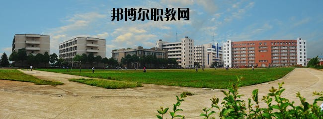 華寧縣職業(yè)高級中學怎么樣、好不好