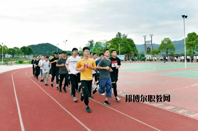 九江廬山西海藝術(shù)學(xué)校2020年報(bào)名條件、招生要求、招生對(duì)象