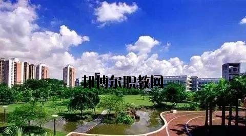 安陸深藍電子工業(yè)技術學校2020年報名條件、招生要求、招生對象