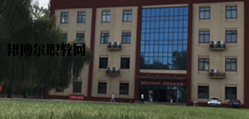 河南工業(yè)和信息化高級技工學(xué)校2021年報(bào)名條件、招生要求、招生對象