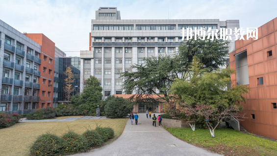 臨夏州民族學(xué)校2020年報(bào)名條件、招生要求、招生對(duì)象
