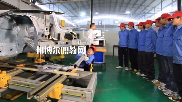 廣東2020年初中生有哪些汽修學(xué)校