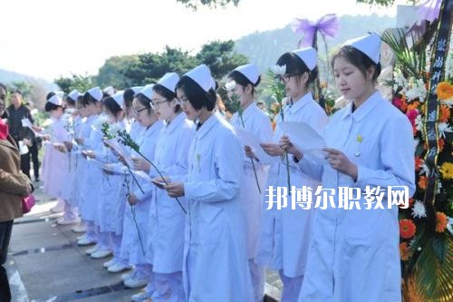 四川2020年女生讀衛(wèi)校好嗎