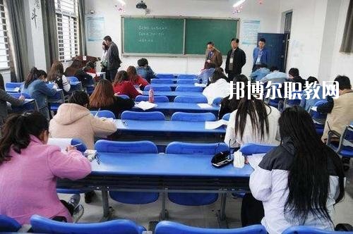 四川2020年女生上衛(wèi)校學什么專業(yè)好