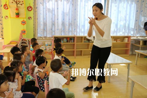 四川2020年適合女生的幼師學(xué)校