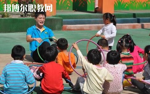 湖北2020年男生可以讀幼師學(xué)校嗎