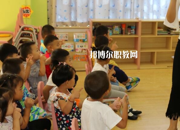 湖北2020年幼師學(xué)校有什么專業(yè)適合女生