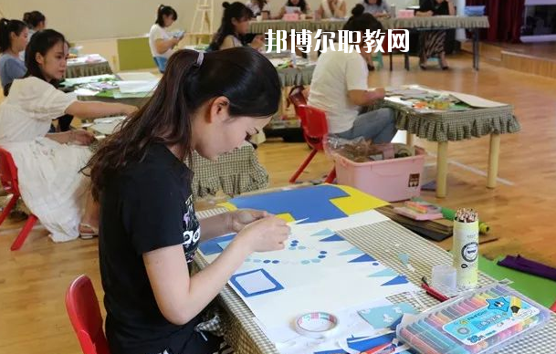 湖北2020年女生讀幼師學(xué)校有前途嗎