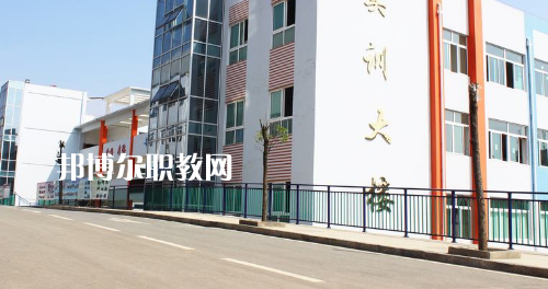 畢節(jié)同心農(nóng)工中等職業(yè)技術(shù)學(xué)校2021年報(bào)名條件、招生要求、招生對象