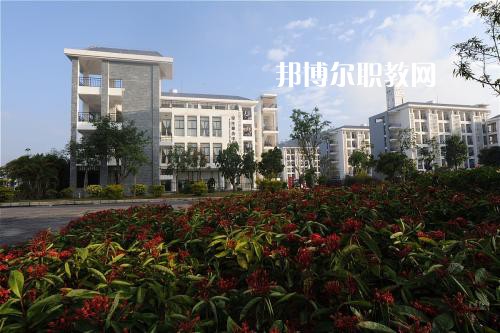 普洱農(nóng)業(yè)學(xué)校2021年報名條件、招生要求、招生對象
