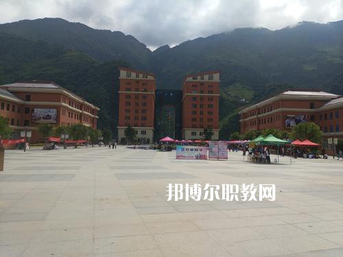 怒江州民族中等專業(yè)學(xué)校2021年學(xué)費(fèi)、收費(fèi)多少