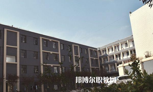 云南冶金高級(jí)技工學(xué)校2021年宿報(bào)名條件、招生要求、招生對(duì)象