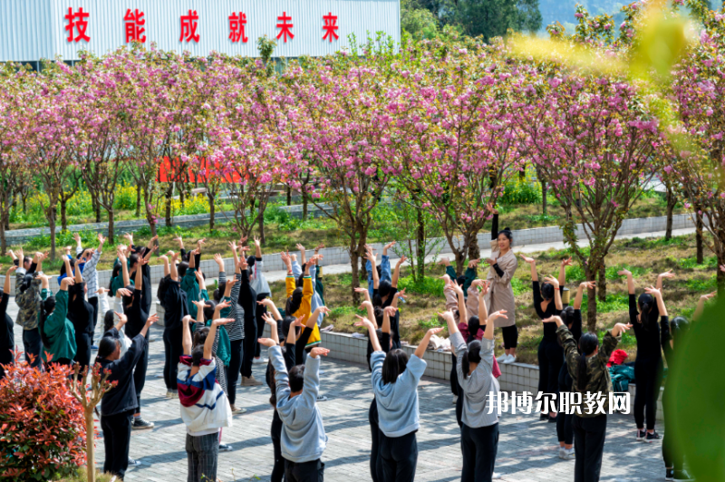 重慶彭水縣職業(yè)教育中心2022年報(bào)名條件、招生要求、招生對(duì)象