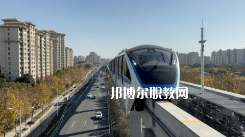 蘭州2022年中專軌道交通學(xué)?？即髮? width=