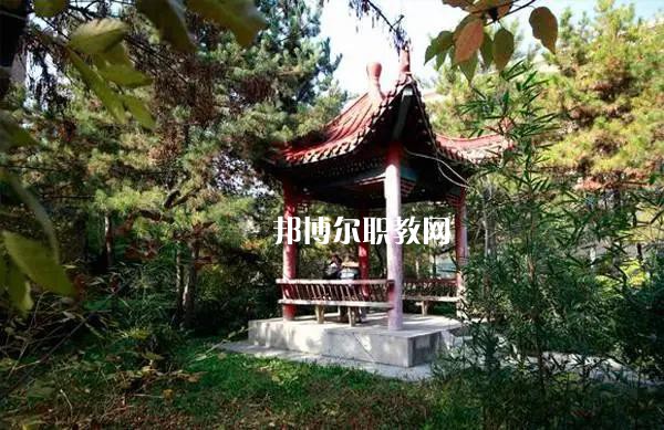 平?jīng)鰩煼秾W(xué)校2022年學(xué)費、收費多少