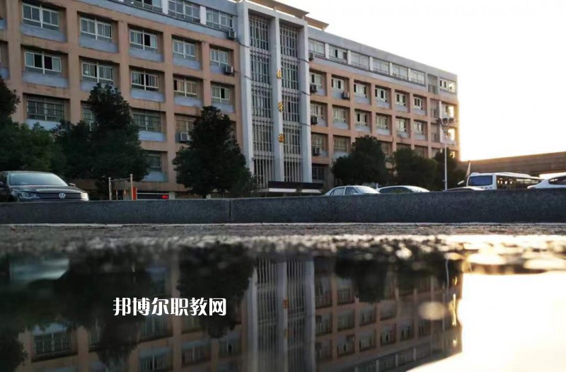 安徽紅十字會衛(wèi)生學校2022年報名條件、招生要求、招生對象