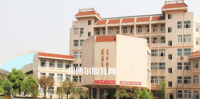 成都中醫(yī)藥大學(xué)附屬學(xué)校龍泉校區(qū)2022年報(bào)名條件、招生要求、招生對(duì)象