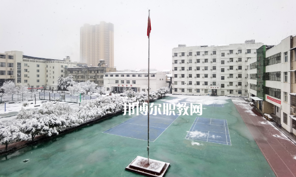 武漢第二衛(wèi)生學(xué)校2022年報(bào)名條件、招生要求、招生對(duì)象