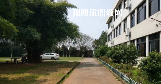 蘭溪市第六中學(xué)地址在哪里，哪個(gè)地區(qū)，哪個(gè)城市?