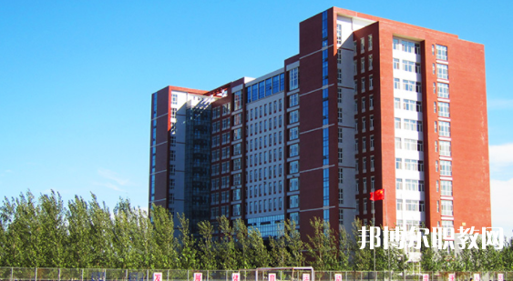保定市科技中等專業(yè)學(xué)校地址，乘車路線