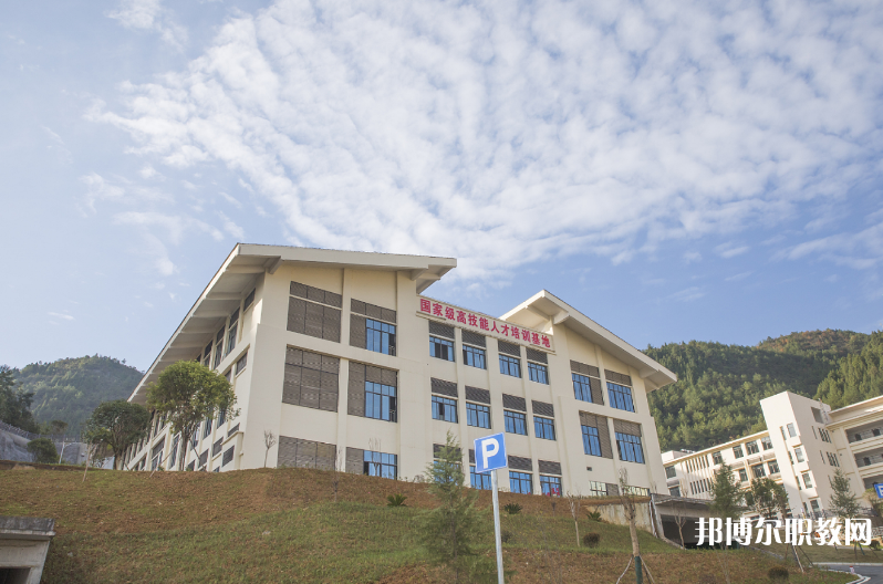 重慶2024年讀中專(zhuān)學(xué)校要不要初中畢業(yè)證
