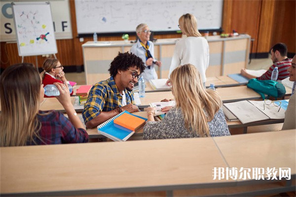 廣東哪里的職業(yè)中學(xué)能讀計算機應(yīng)用技術(shù)專業(yè)