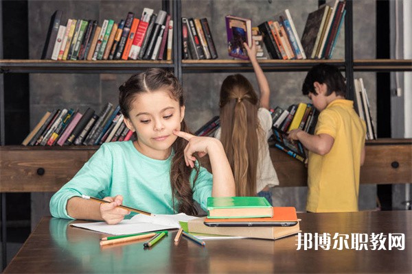 廣西哪里的中職學(xué)校能讀西式面點(diǎn)專(zhuān)業(yè)